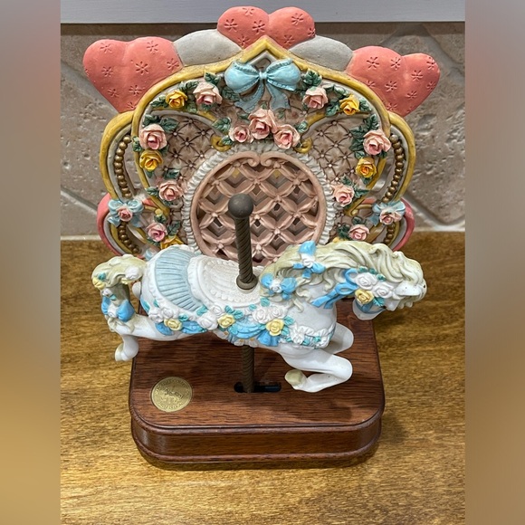 Carousel Collection 3rd Edition Carousel horse music box - Picture 3 of 14